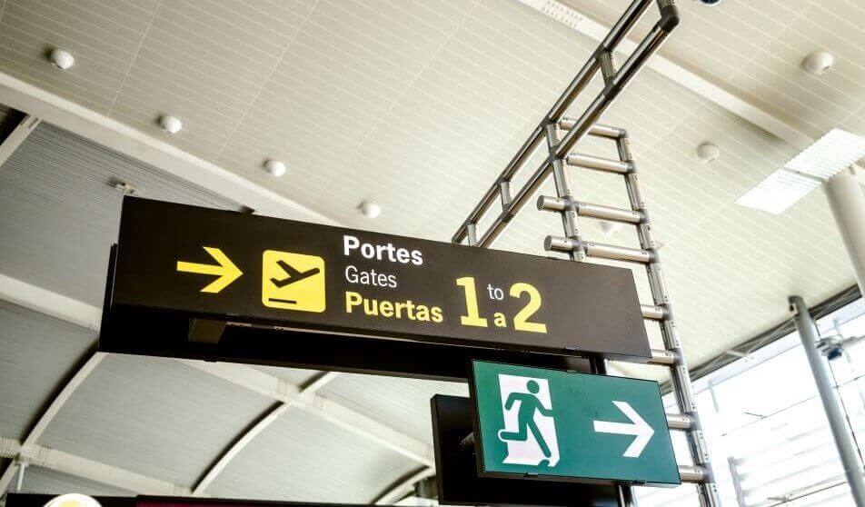 señalización en aeropuertos