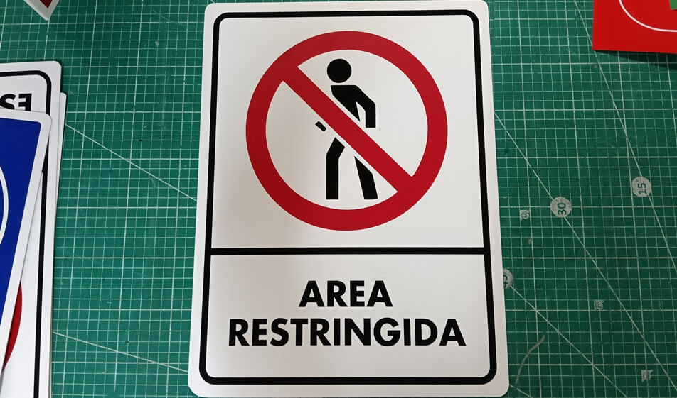 señales de prohibicion en una empresa